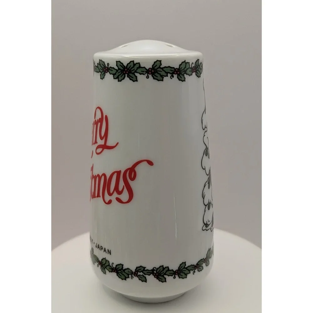 Disney Japan Santa Mickey Mouse Merry Christmas Salt‎ & Pepper Shakers Porcelain